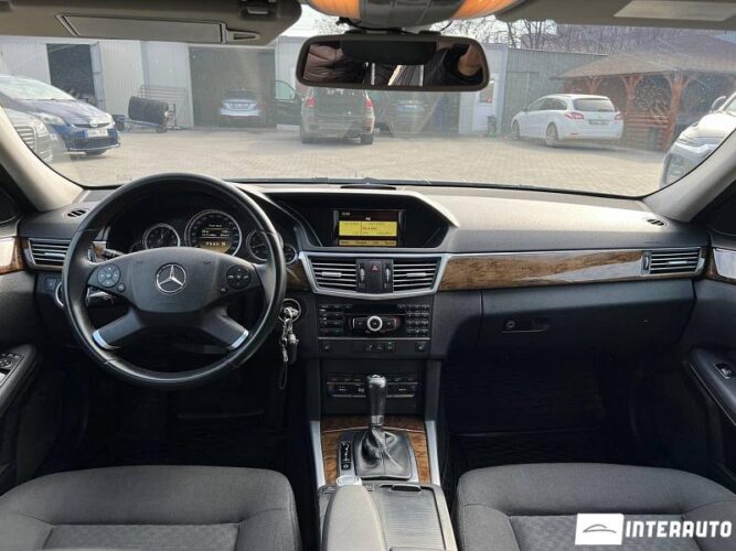 Mercedes E 200 37 interauto-car