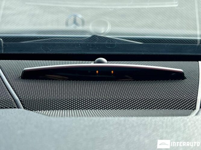 Mercedes E 200 39 interauto-car