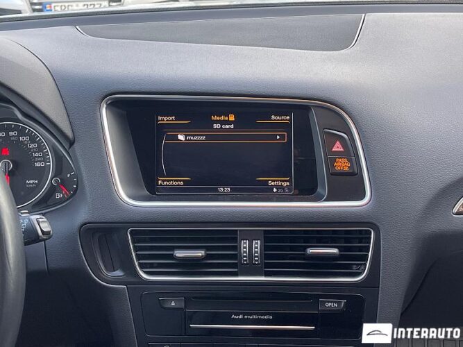 Audi Q5 42 interauto-car