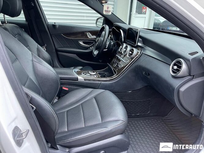 Mercedes C 300 48 interauto-car