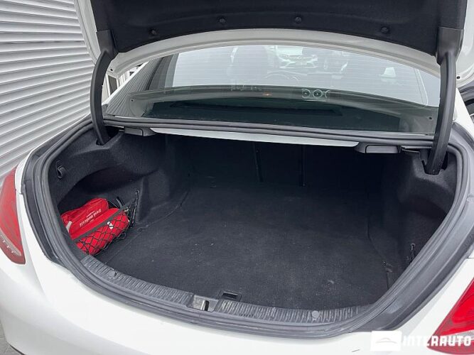 Mercedes C 300 51 interauto-car