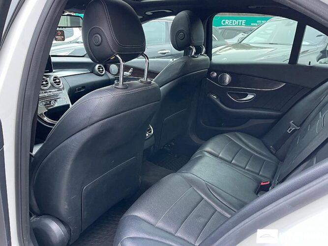 Mercedes C 300 46 interauto-car