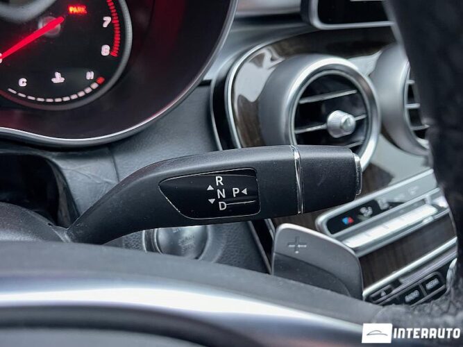 Mercedes C 300 53 interauto-car