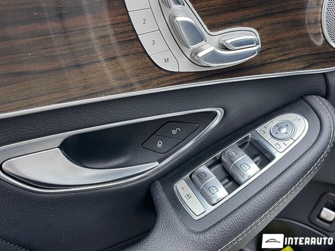 Mercedes C 300 57 interauto-car