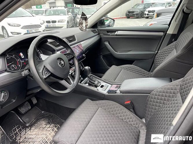 Skoda Superb 40 interauto-car
