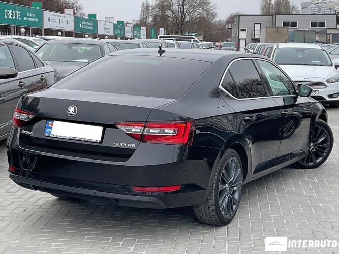 Skoda Superb 36 interauto-car