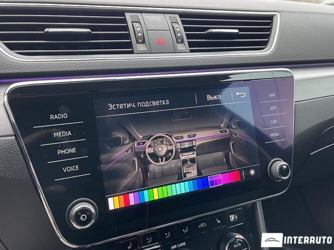 Skoda Superb 48 interauto-car