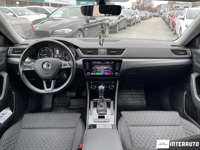 Skoda Superb 42 interauto-car