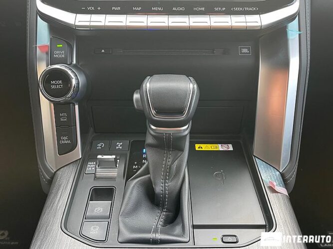 Toyota Land Cruiser 46 interauto-car