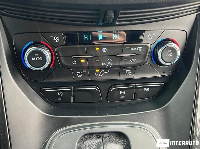 Ford Kuga 41 interauto-car