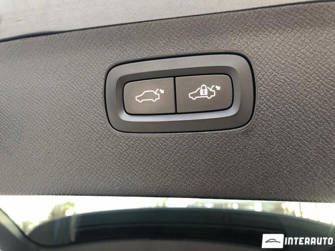 Volvo XC 90 48 interauto-car