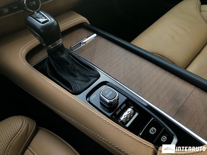 Volvo XC 90 40 interauto-car