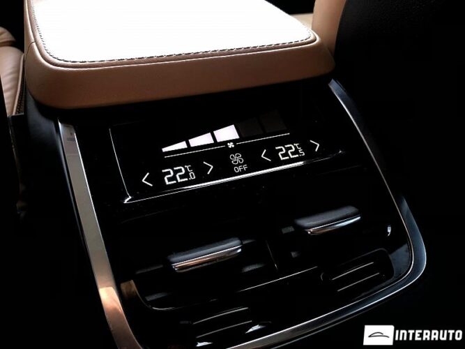 Volvo XC 90 45 interauto-car