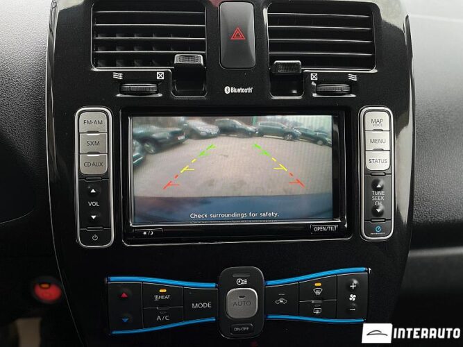 Nissan Leaf 44 interauto-car