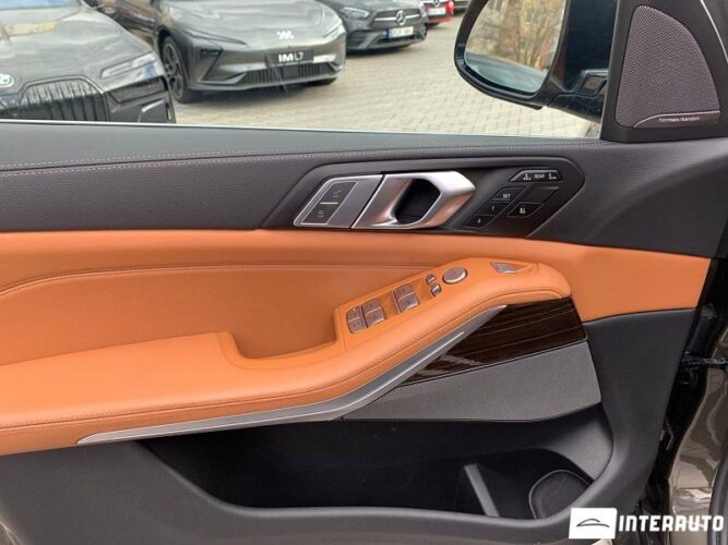 BMW X7 4.0i 38 interauto-car