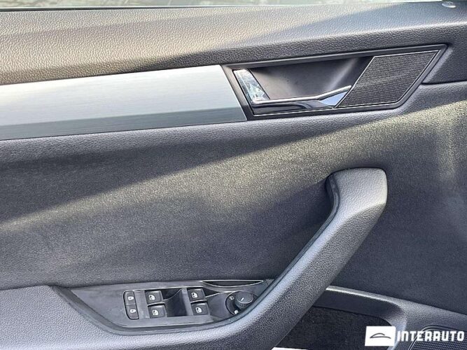 Skoda Superb 36 interauto-car