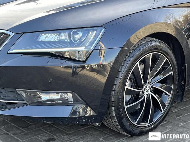 Skoda Superb 34 interauto-car