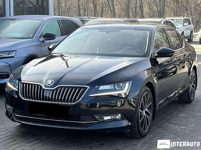 Skoda Superb 30 interauto-car