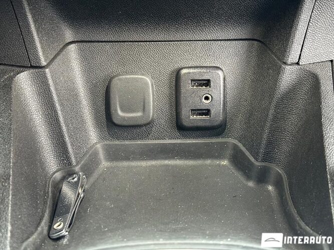 Chevrolet Volt 48 interauto-car