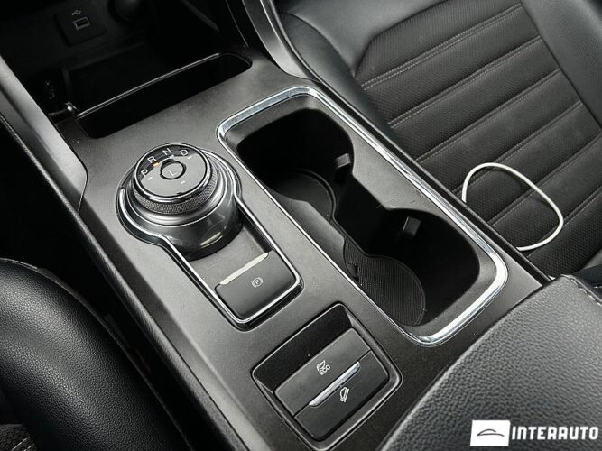 Ford Fusion 39 interauto-car