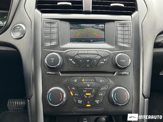 Ford Fusion 38 interauto-car