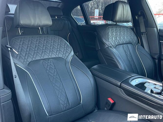 BMW 745e Plug-in hybrid 60 interauto-car