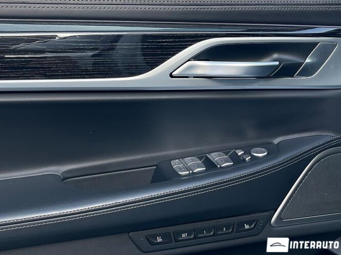 BMW 745e Plug-in hybrid 47 interauto-car