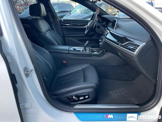 BMW 745e Plug-in hybrid 59 interauto-car