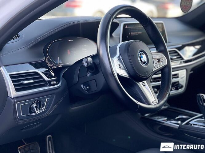 BMW 745e Plug-in hybrid 49 interauto-car