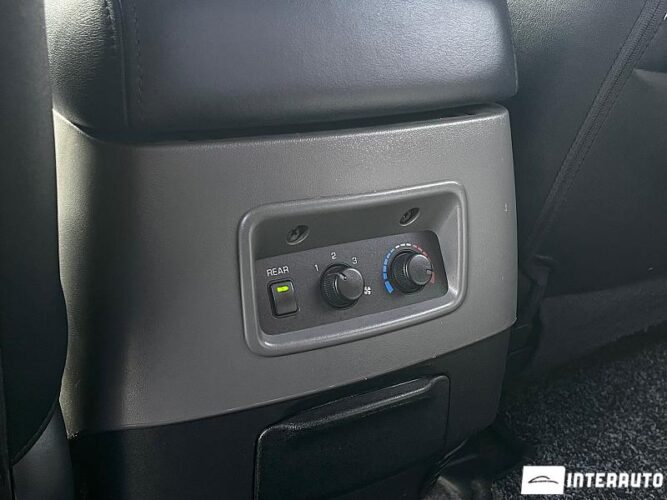 Mitsubishi Pajero 44 interauto-car