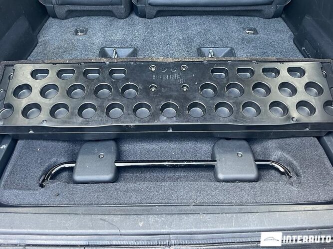 Mitsubishi Pajero 50 interauto-car