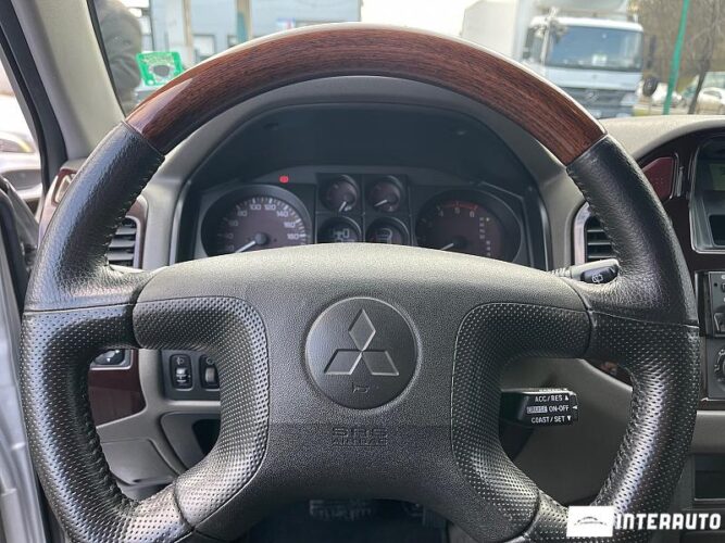 Mitsubishi Pajero 39 interauto-car