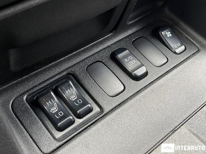 Mitsubishi Pajero 45 interauto-car