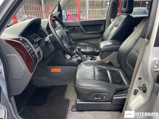 Mitsubishi Pajero 36 interauto-car
