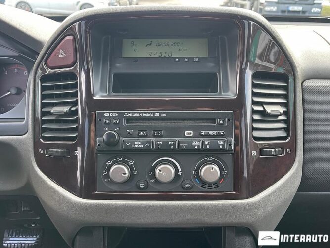 Mitsubishi Pajero 41 interauto-car