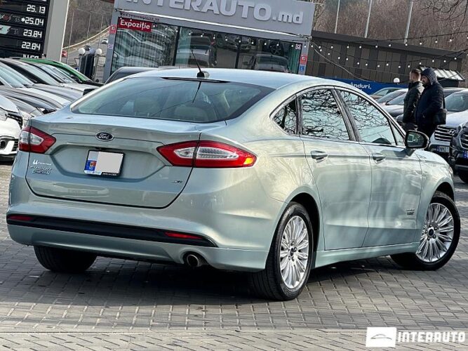 Ford Fusion 33 interauto-car