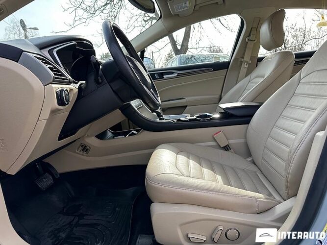 Ford Fusion 35 interauto-car
