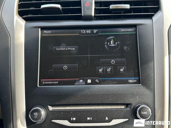 Ford Fusion 42 interauto-car