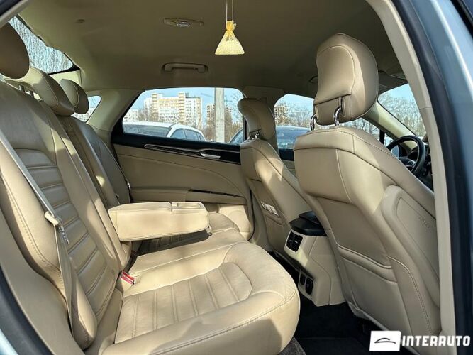 Ford Fusion 47 interauto-car
