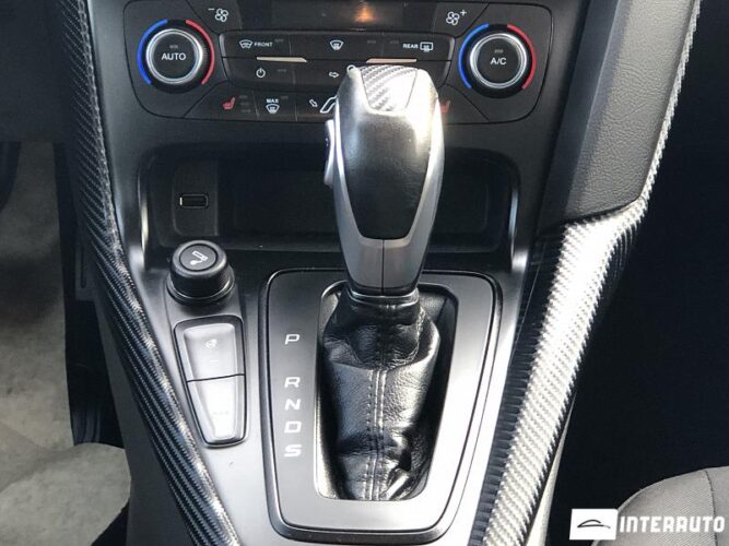 Ford Focus 43 interauto-car