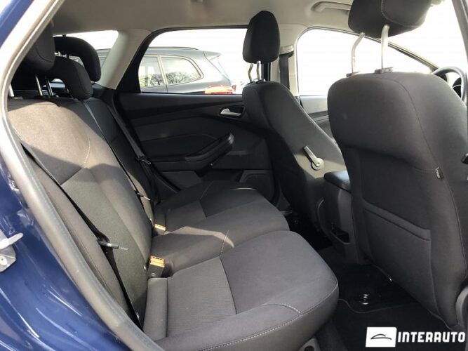 Ford Focus 38 interauto-car