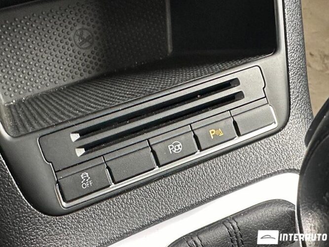 Volkswagen Tiguan 42 interauto-car