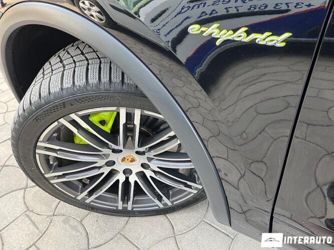 Porsche Cayenne S Hybrid 38 interauto-car