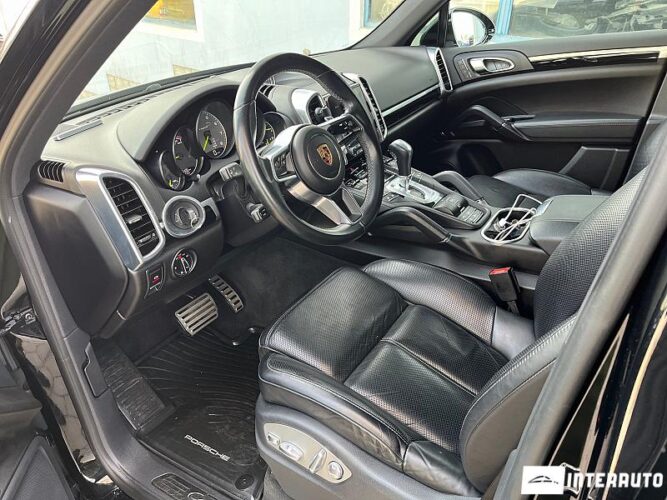 Porsche Cayenne S Hybrid 39 interauto-car