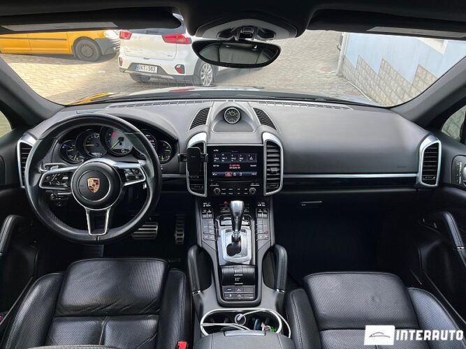 Porsche Cayenne S Hybrid 41 interauto-car