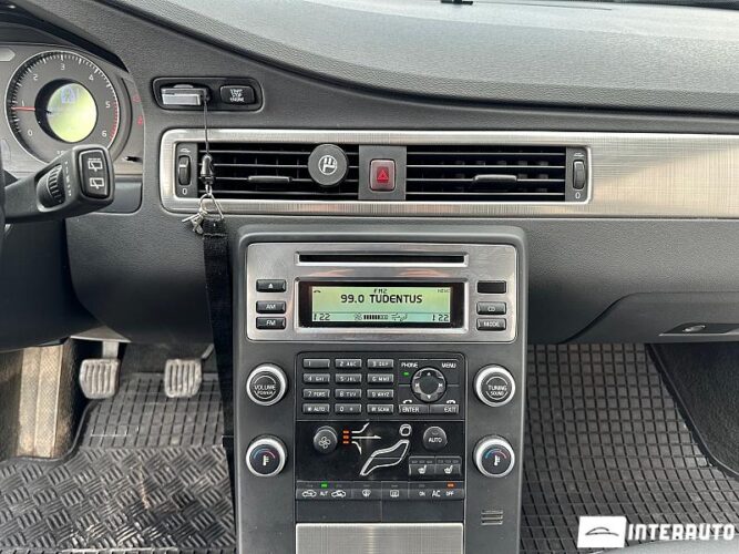 Volvo V 70 37 interauto-car