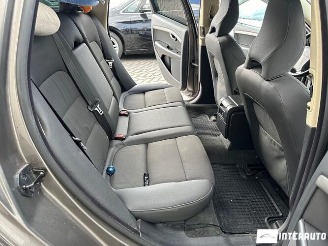 Volvo V 70 41 interauto-car