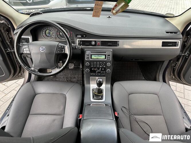 Volvo V 70 34 interauto-car