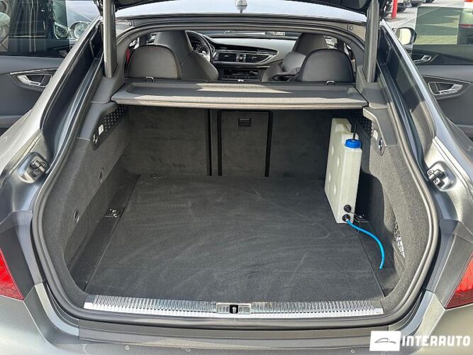 Audi RS7 63 interauto-car