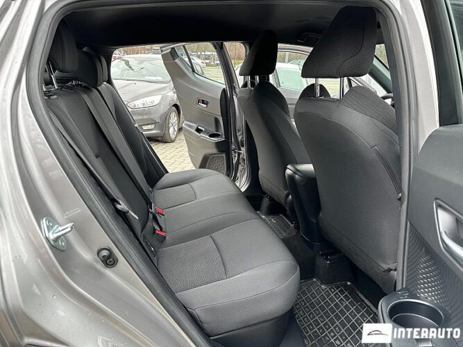 Toyota C-HR 43 interauto-car